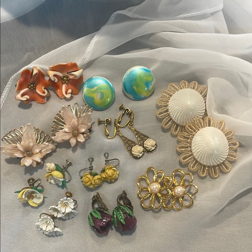 Vintage Floral and Shell Earrings 10 or bundle
